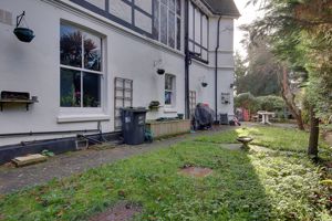 Private Patio/Garden- click for photo gallery